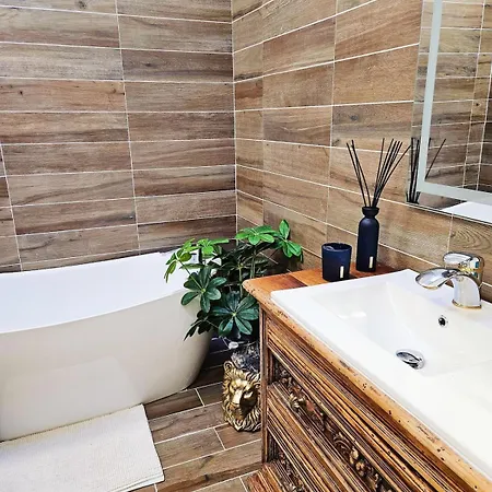 Dolce Vita, Luxury & Sea View - Front Of Casino アパート *